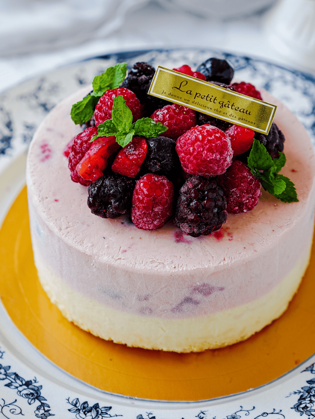 ミックスベリーとバニラのアイスケーキ